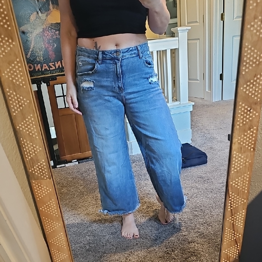 STUNNING RISEN HIGH RISE WIDE LEG CROP RAW EDGE